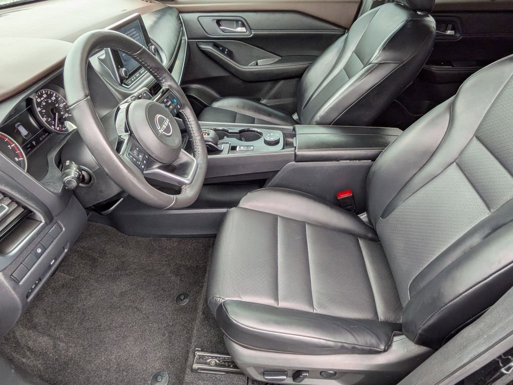 Used 2023 Nissan Rogue SV w/ SV Premium Package image 11