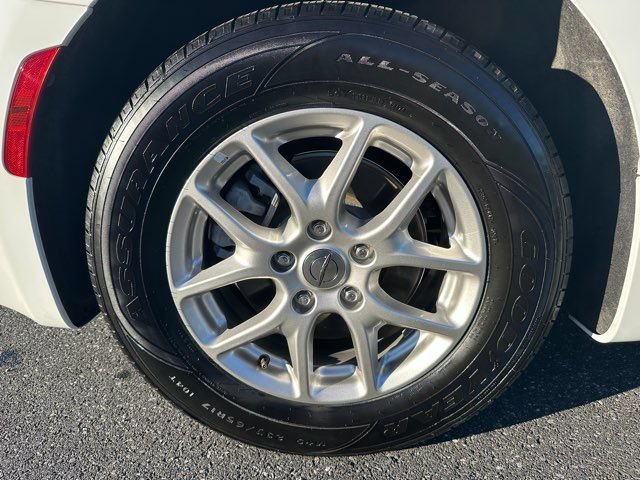 Used 2025 Chrysler Pacifica Select FWD image 27
