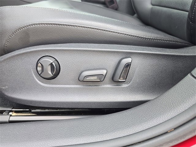 Used 2019 Volkswagen Passat 2.0T Wolfsburg w/ Wheels & Sunroof Package image 16