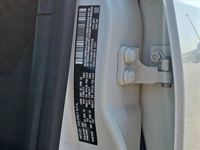 Used 2023 Jeep Renegade Latitude AWD/4WD image 24