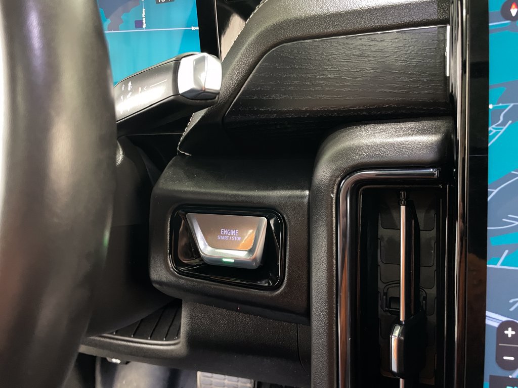 Certified 2026 GMC Yukon XL AT4 Ultimate w/ LPO, Floor Liner Package AWD/4WD image 8