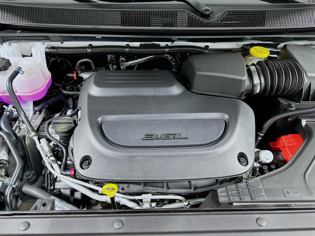 New 2026 Chrysler Pacifica Select FWD image 18