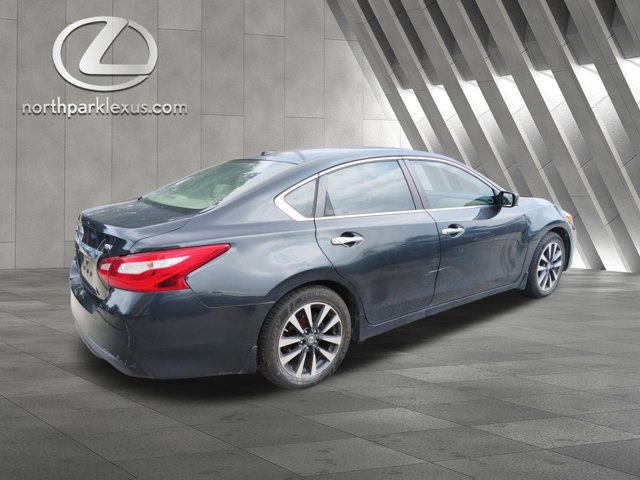 Used 2016 Nissan Altima 2.5 SV FWD image 6
