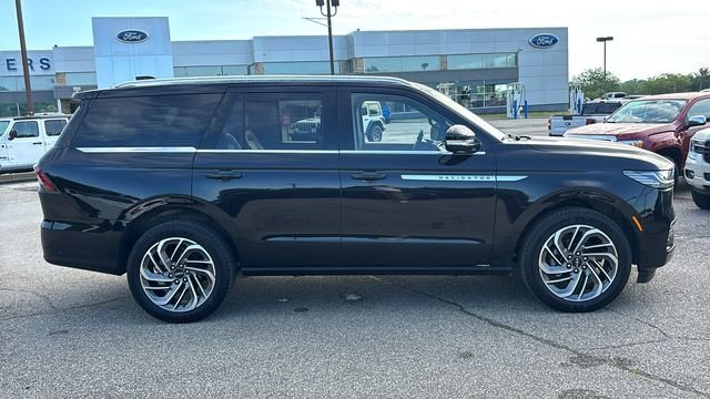Used 2025 Lincoln Navigator Reserve AWD/4WD image 29