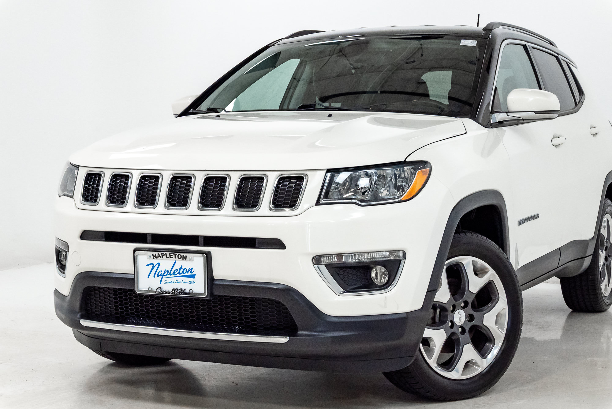 Used 2019 Jeep Compass Limited AWD/4WD image 2