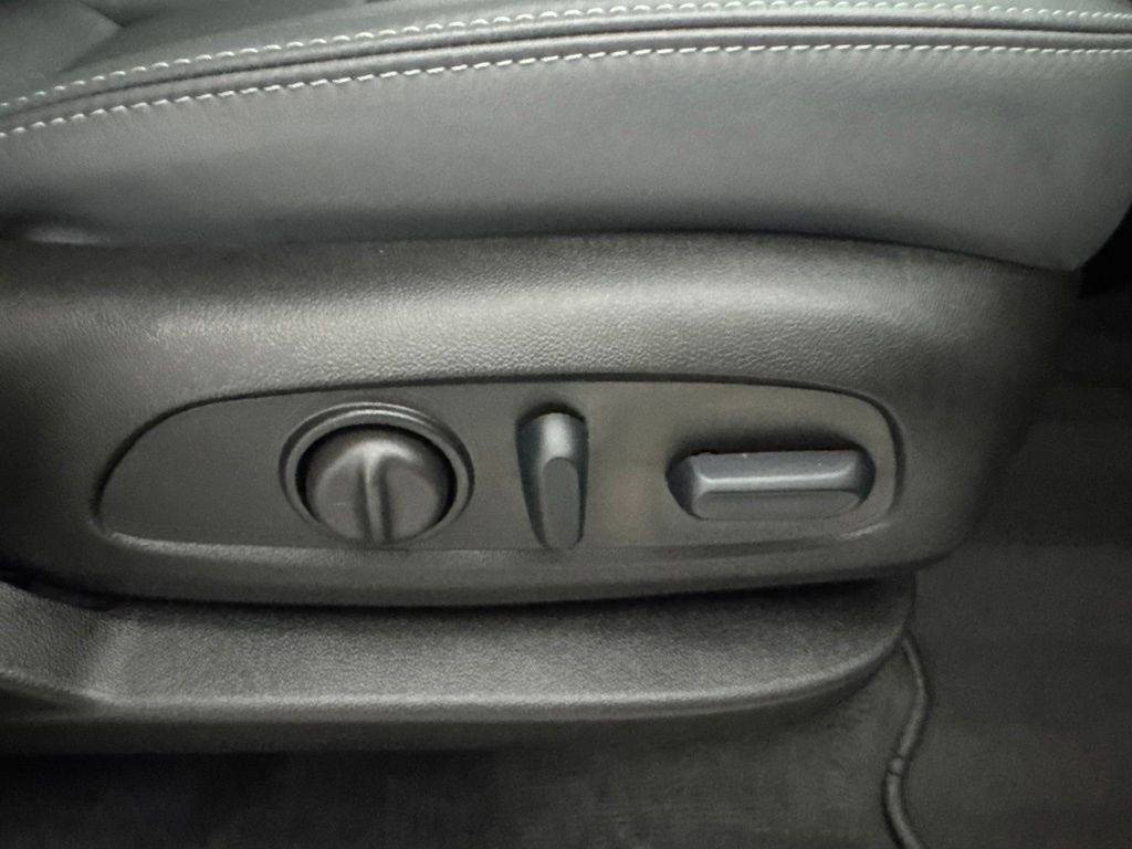 Used 2024 Buick Enclave Essence w/ Sport Touring Edition FWD image 62