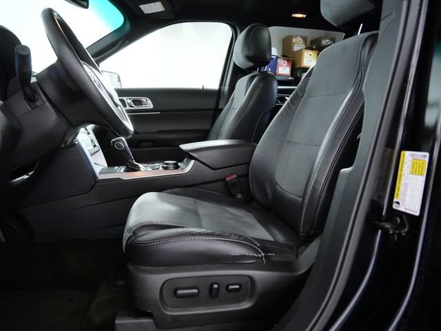 Used 2015 Ford Explorer XLT w/ Equipment Group 202A AWD/4WD image 17