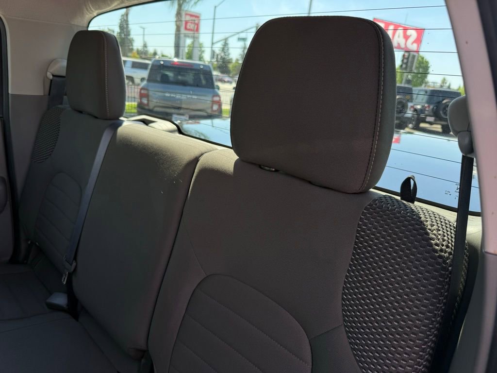 Used 2012 Nissan Frontier SV w/ Sport Appearance Pkg image 10