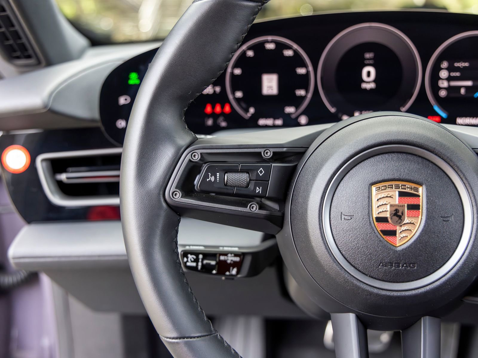 Certified 2025 Porsche Taycan image 33