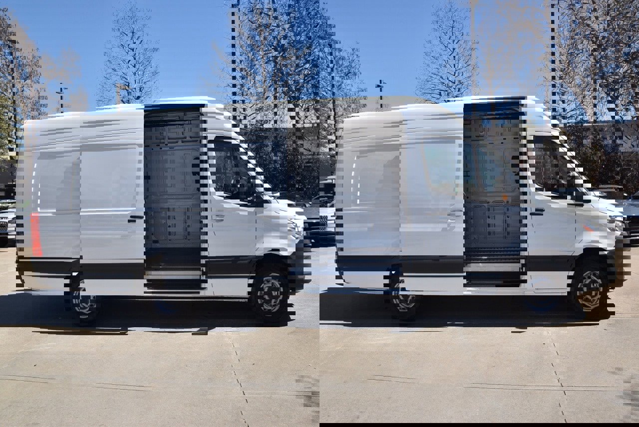 Used 2025 Mercedes-Benz Sprinter 2500 image 13