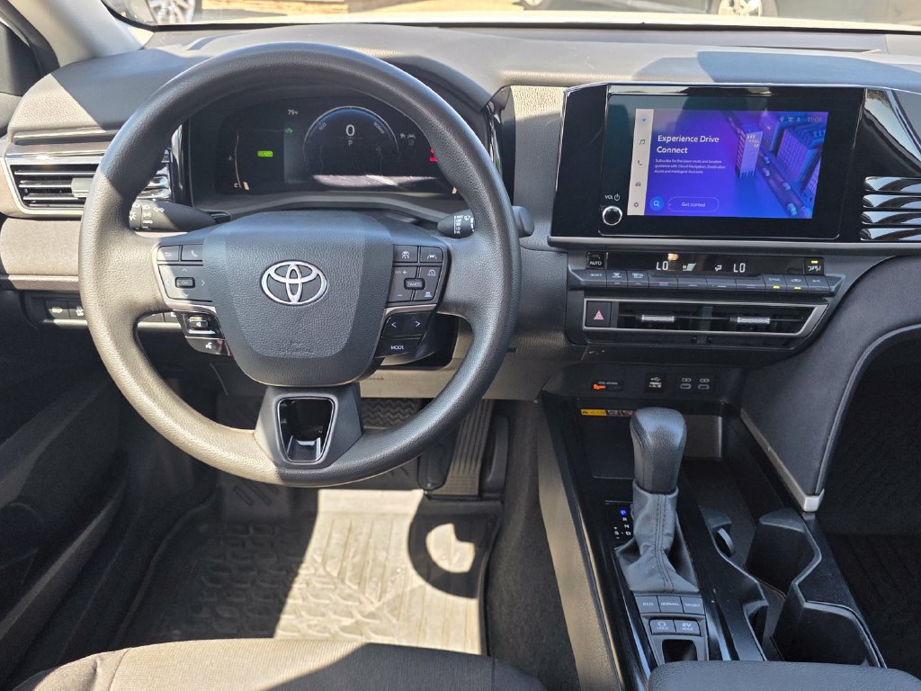 Used 2025 Toyota Camry LE FWD image 18