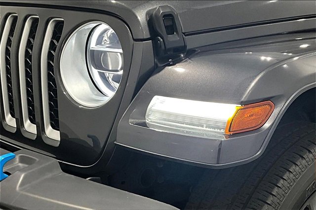 Used 2022 Jeep Wrangler Unlimited Sahara w/ Cold Weather Group image 33