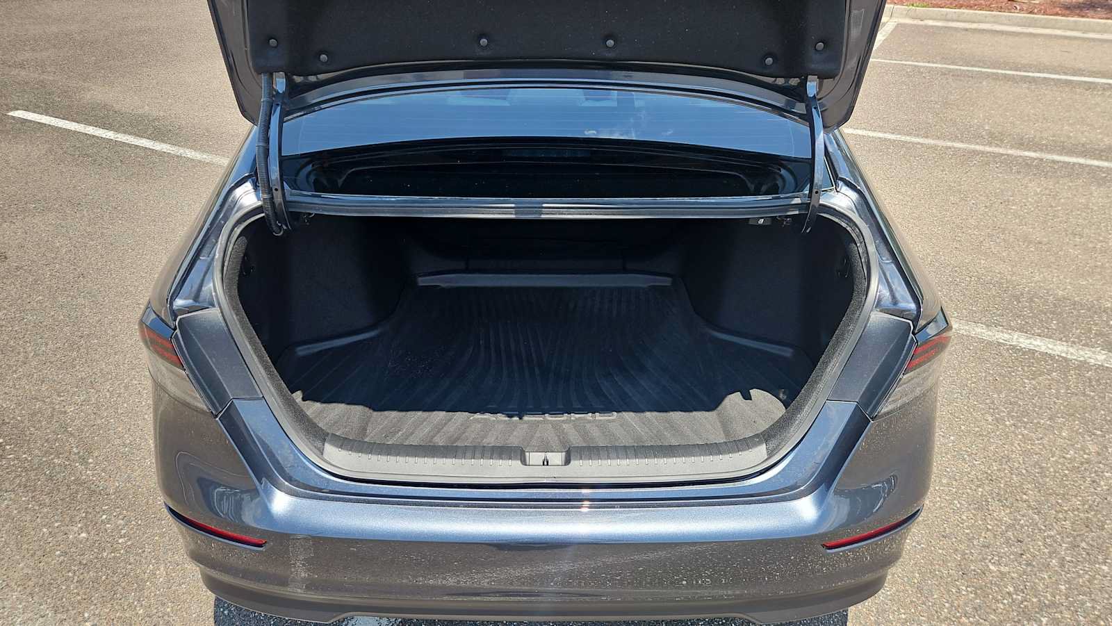 Certified 2025 Honda Accord LX image 19