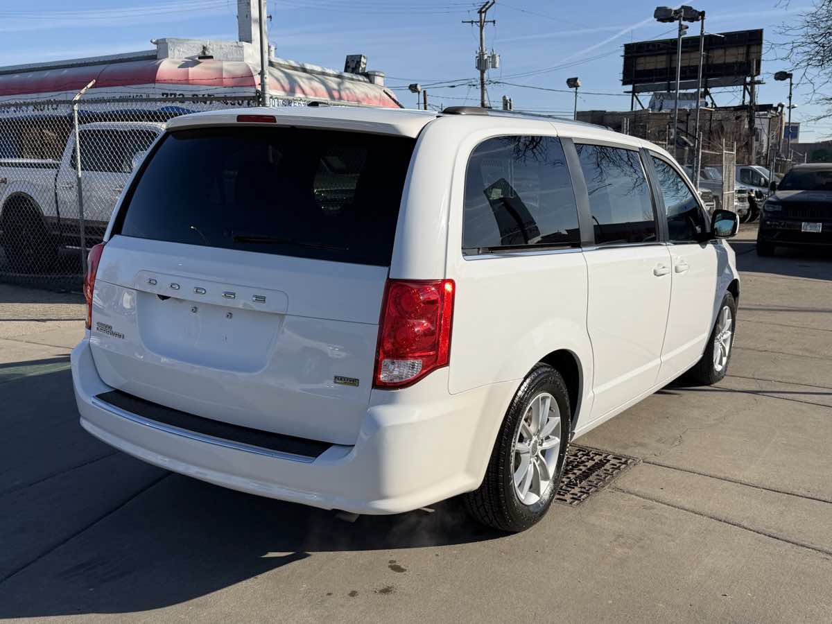 Used 2019 Dodge Grand Caravan SXT FWD image 5