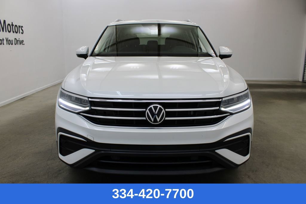 Certified 2023 Volkswagen Tiguan SE w/ Panoramic Sunroof Package image 6