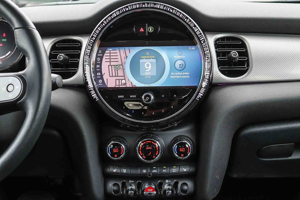 Used 2024 MINI Cooper 4-Door Hardtop image 16