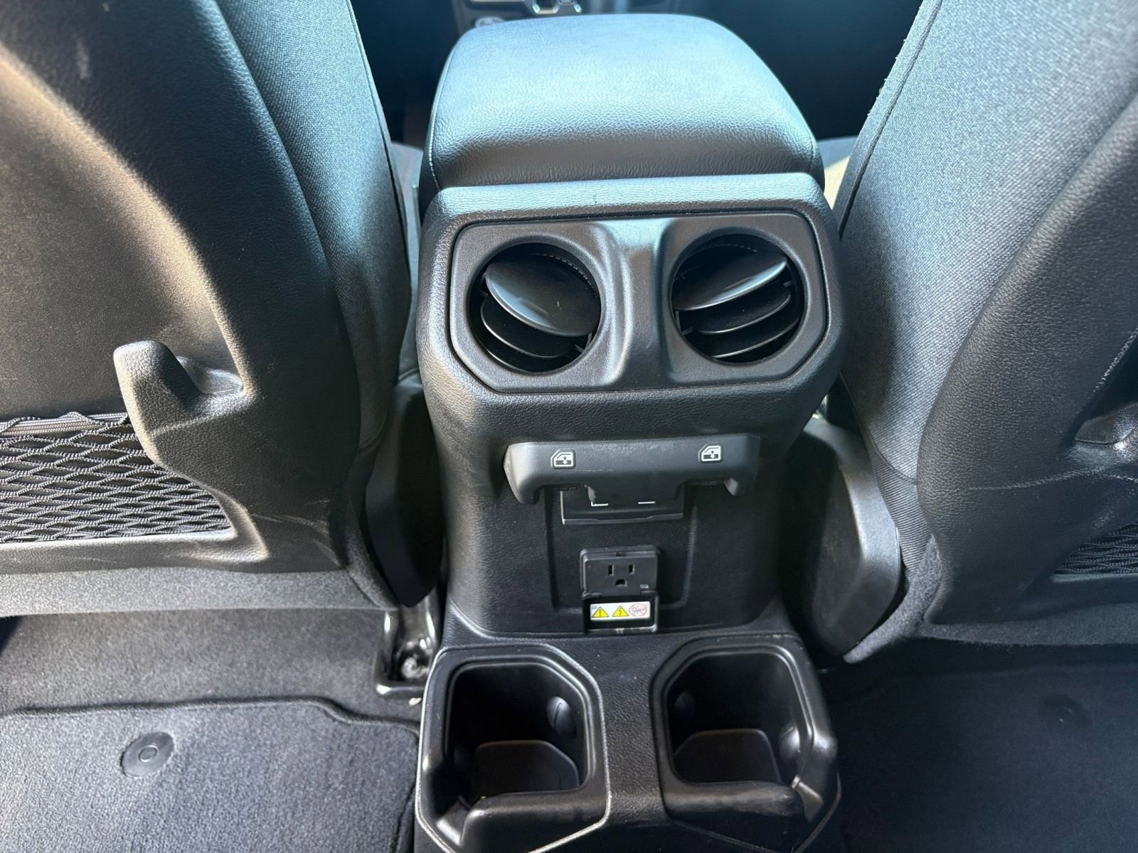 Used 2025 Jeep Wrangler Unlimited Rubicon image 22