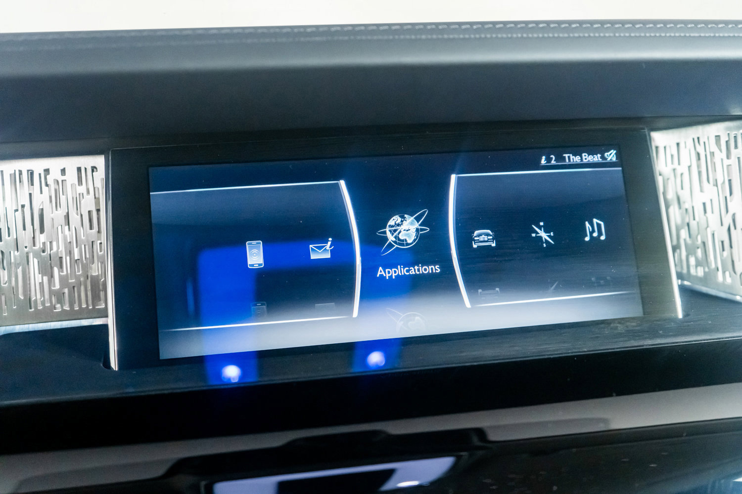 Used 2019 Rolls-Royce Phantom Sedan image 40