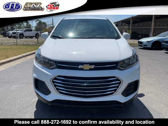 Used 2022 Chevrolet Trax LS w/ Tint and Cruise Package FWD image 2