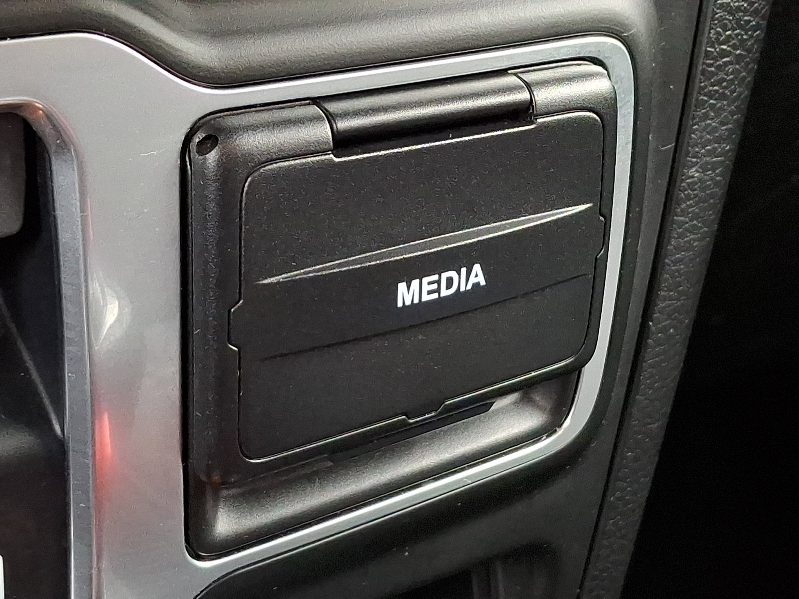 Certified 2018 Jeep Wrangler Sport image 24