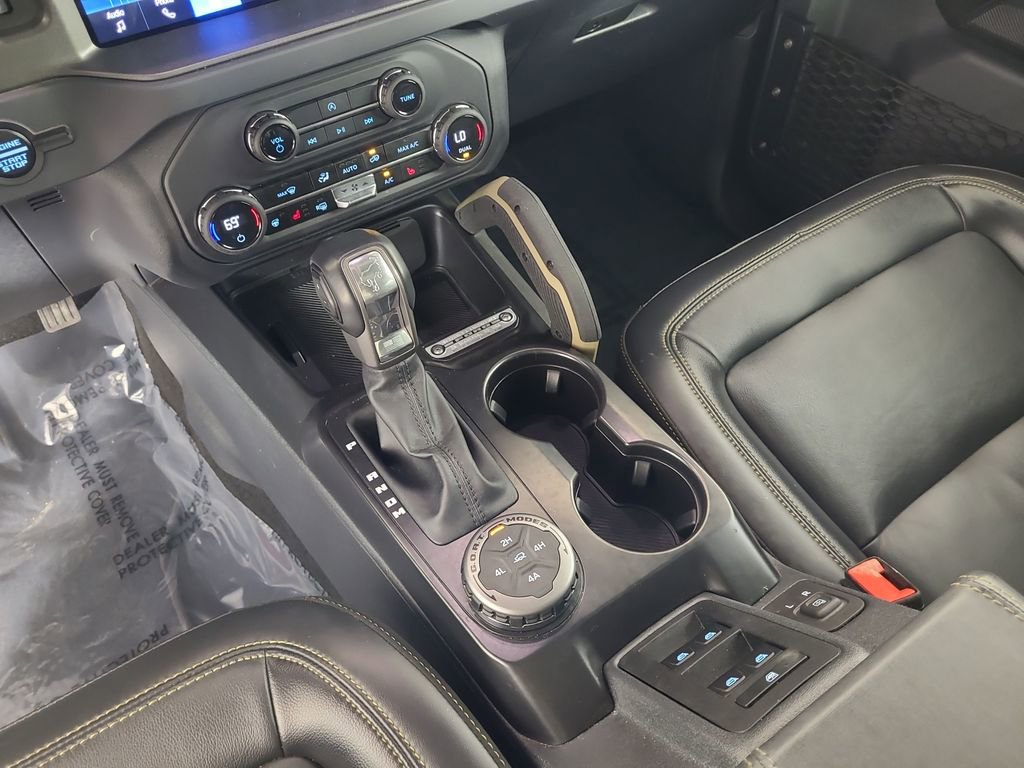 Used 2025 Ford Bronco Badlands AWD/4WD image 16