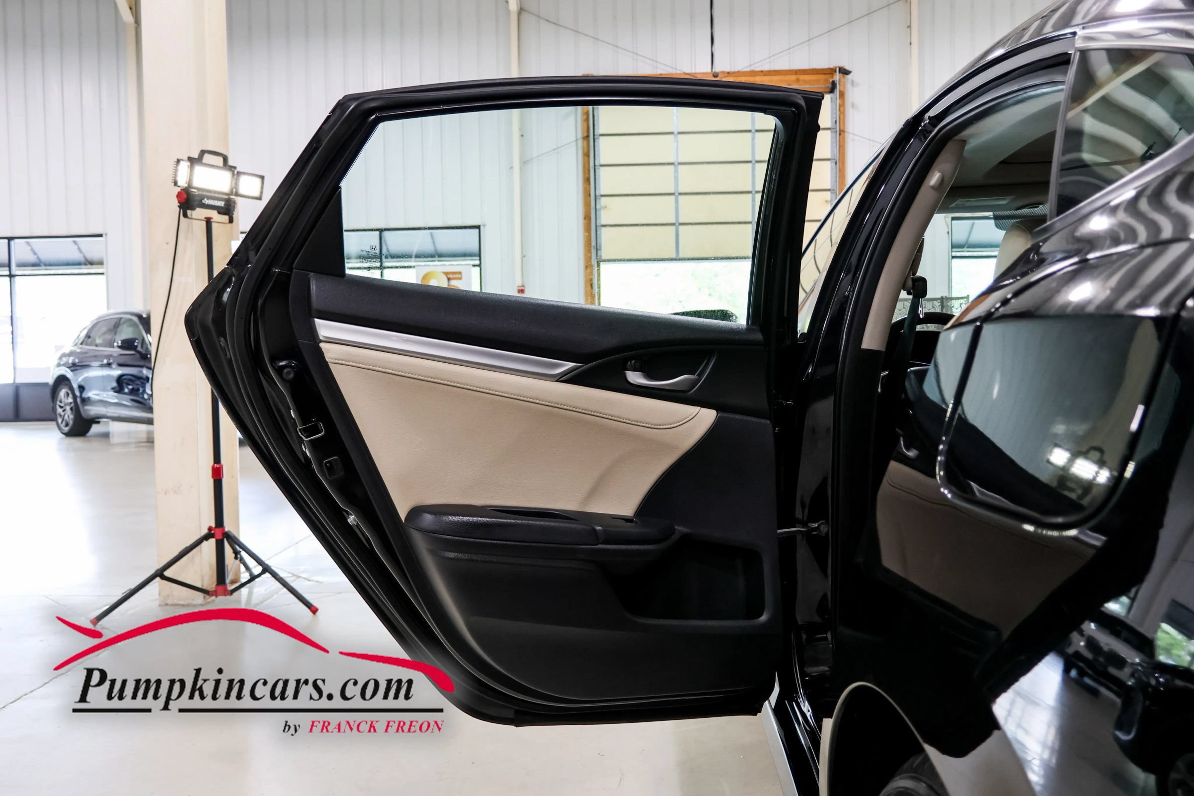 Used 2017 Honda Civic Touring image 19