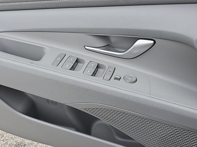 Certified 2025 Hyundai Elantra Sport FWD image 36