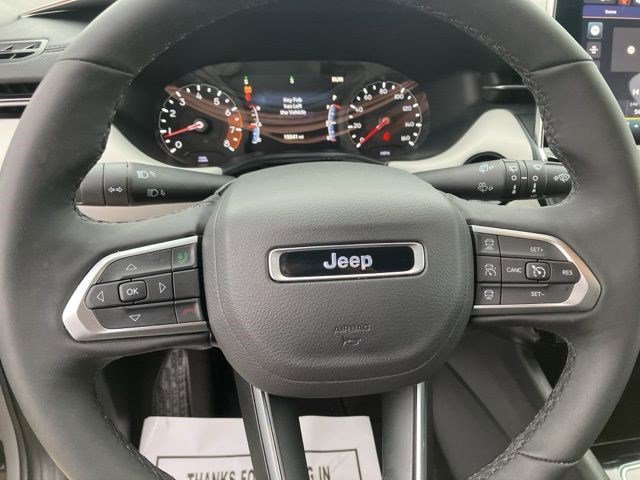 Used 2025 Jeep Compass Limited image 14