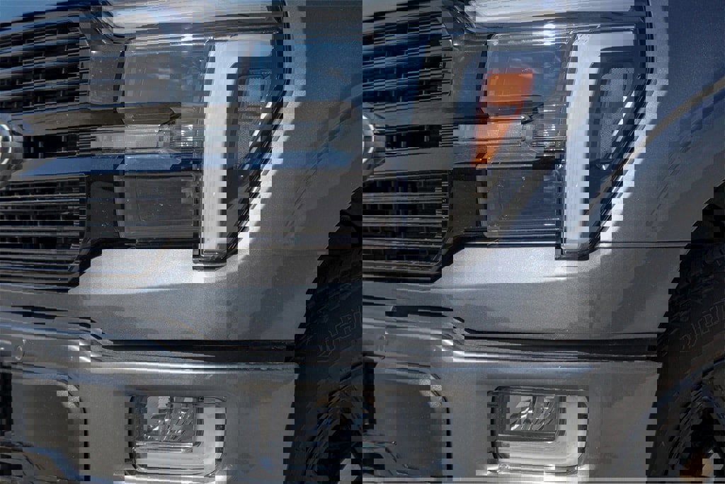 Used 2024 Ford F150 Platinum image 3