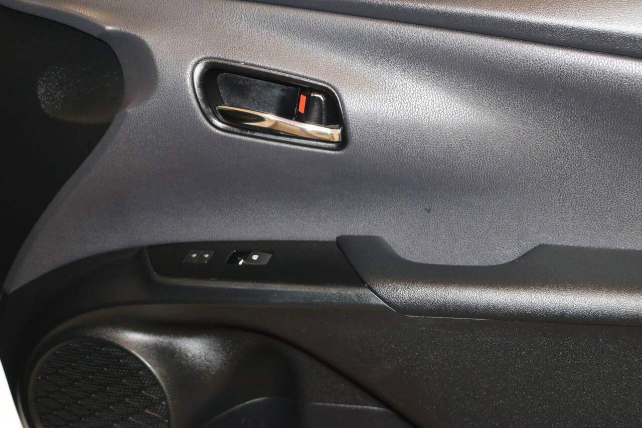 Used 2017 Toyota Prius Prime Advanced image 66