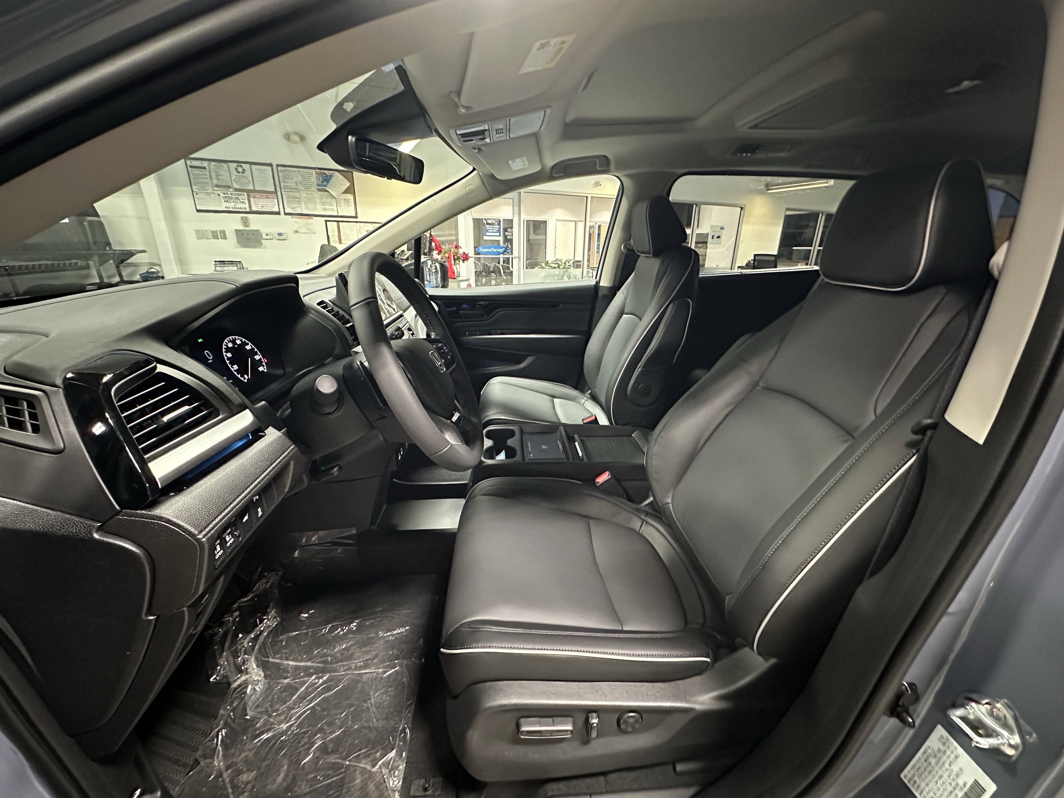 New 2026 Honda Odyssey Touring image 8