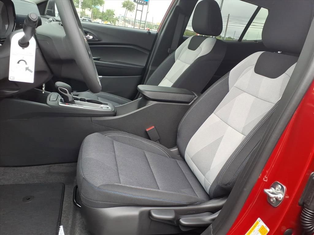 New 2026 Chevrolet Trax LS w/ Driver Confidence Package image 12