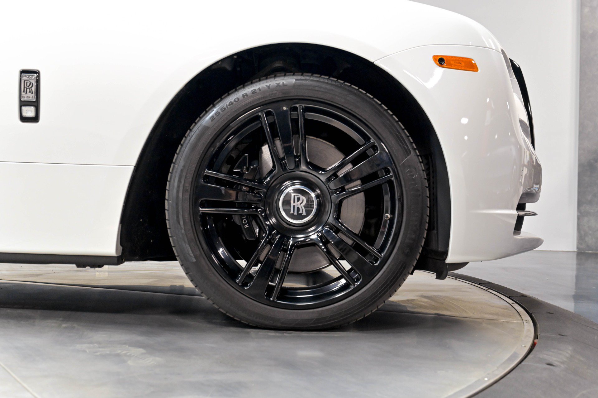 Used 2017 Rolls-Royce Dawn RWD image 24