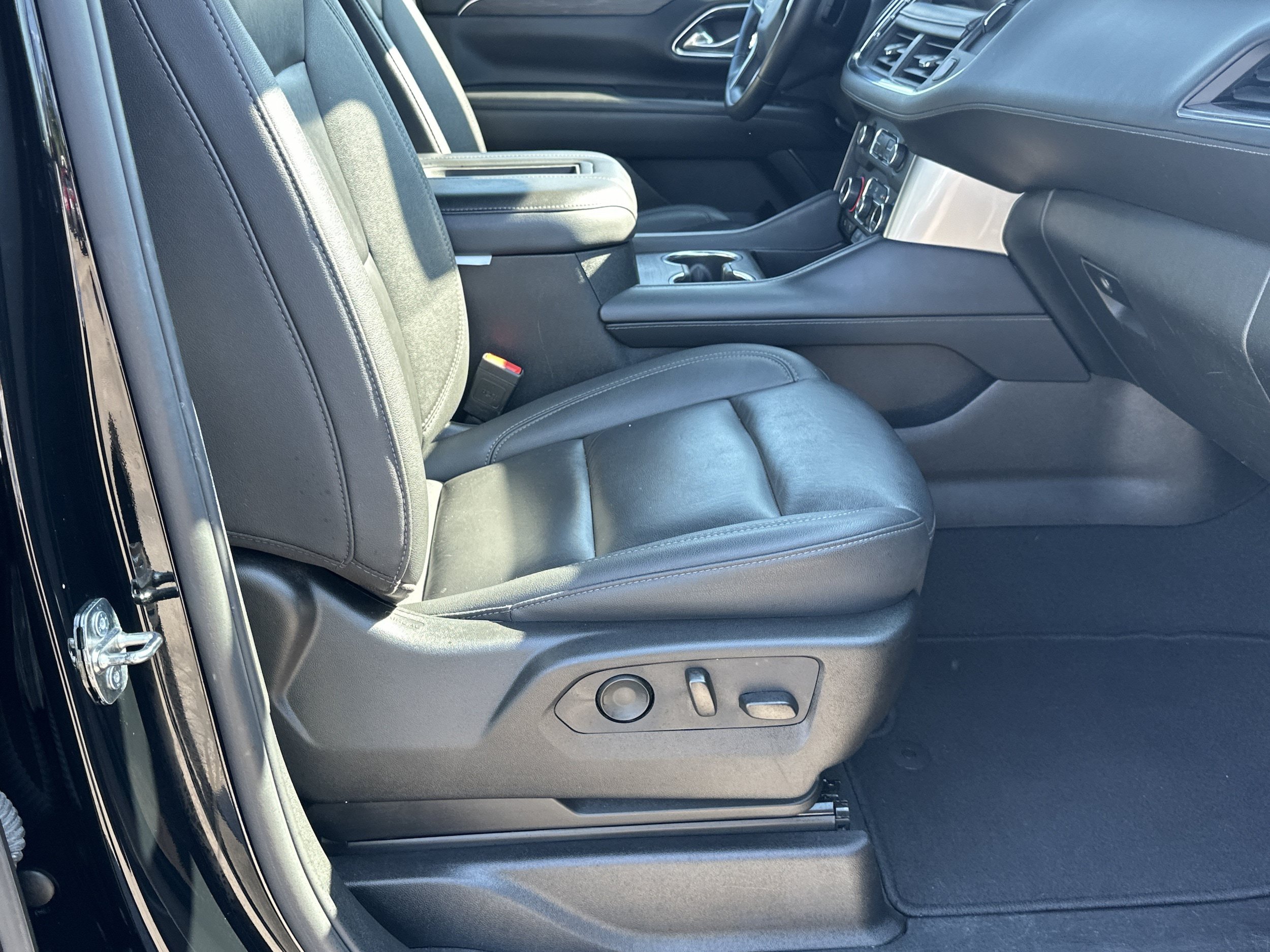 Used 2024 Chevrolet Tahoe LT AWD/4WD image 13