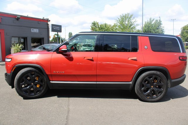 Used 2023 Rivian R1S Adventure image 6