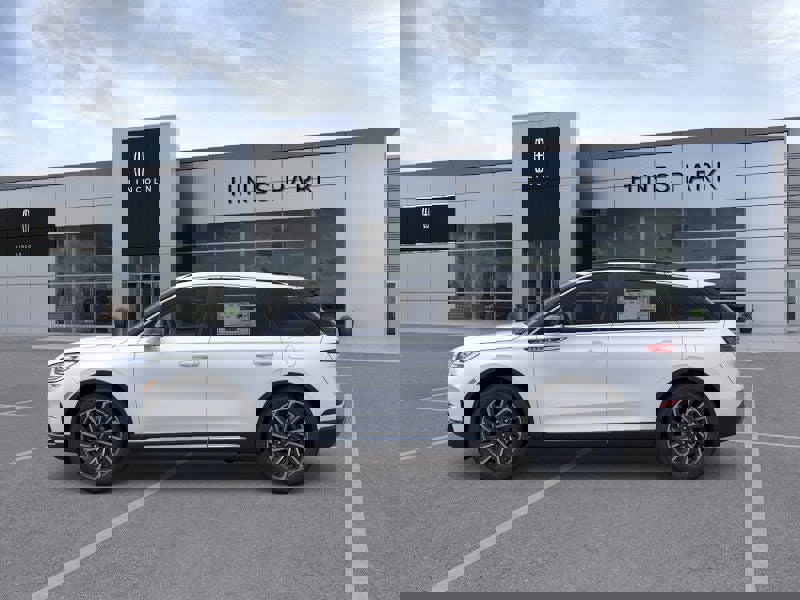 New 2026 Lincoln Corsair Reserve image 3