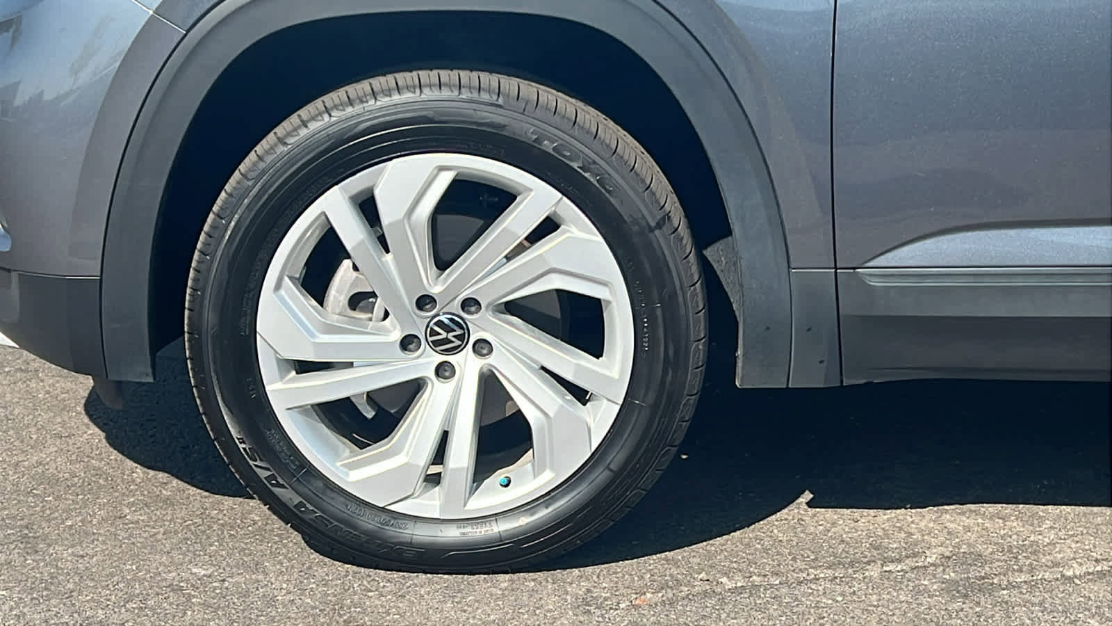 Certified 2023 Volkswagen Atlas SE image 9