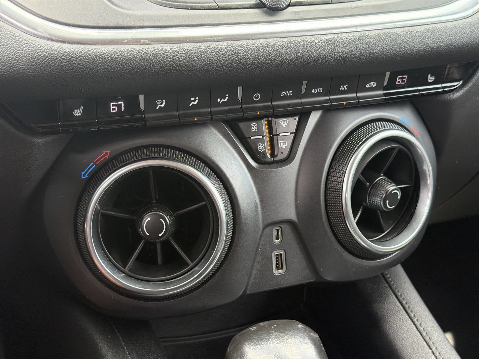 Used 2019 Chevrolet Blazer LT FWD image 26