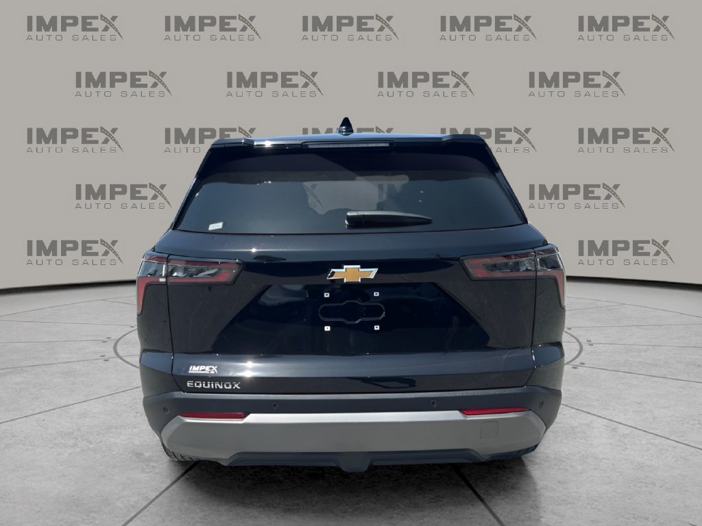 Used 2026 Chevrolet Equinox LT FWD image 4