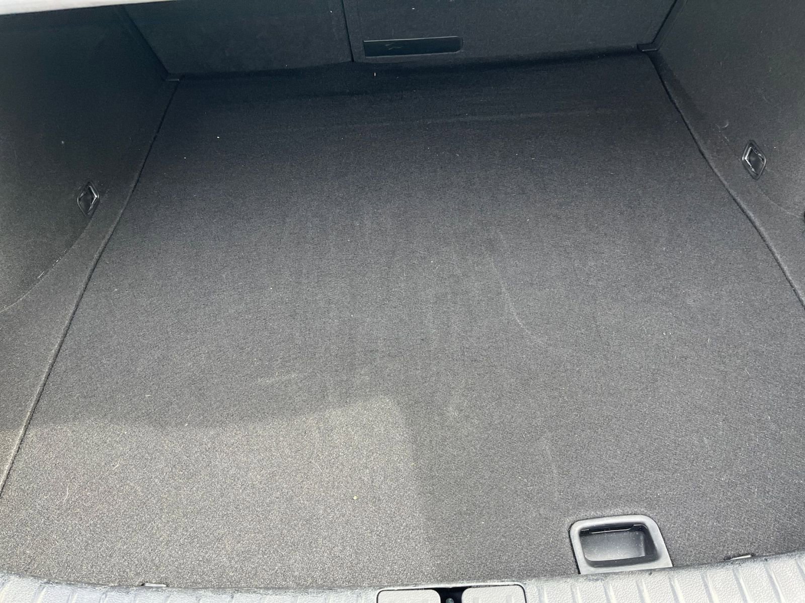 Used 2025 Genesis G70 2.5T image 31