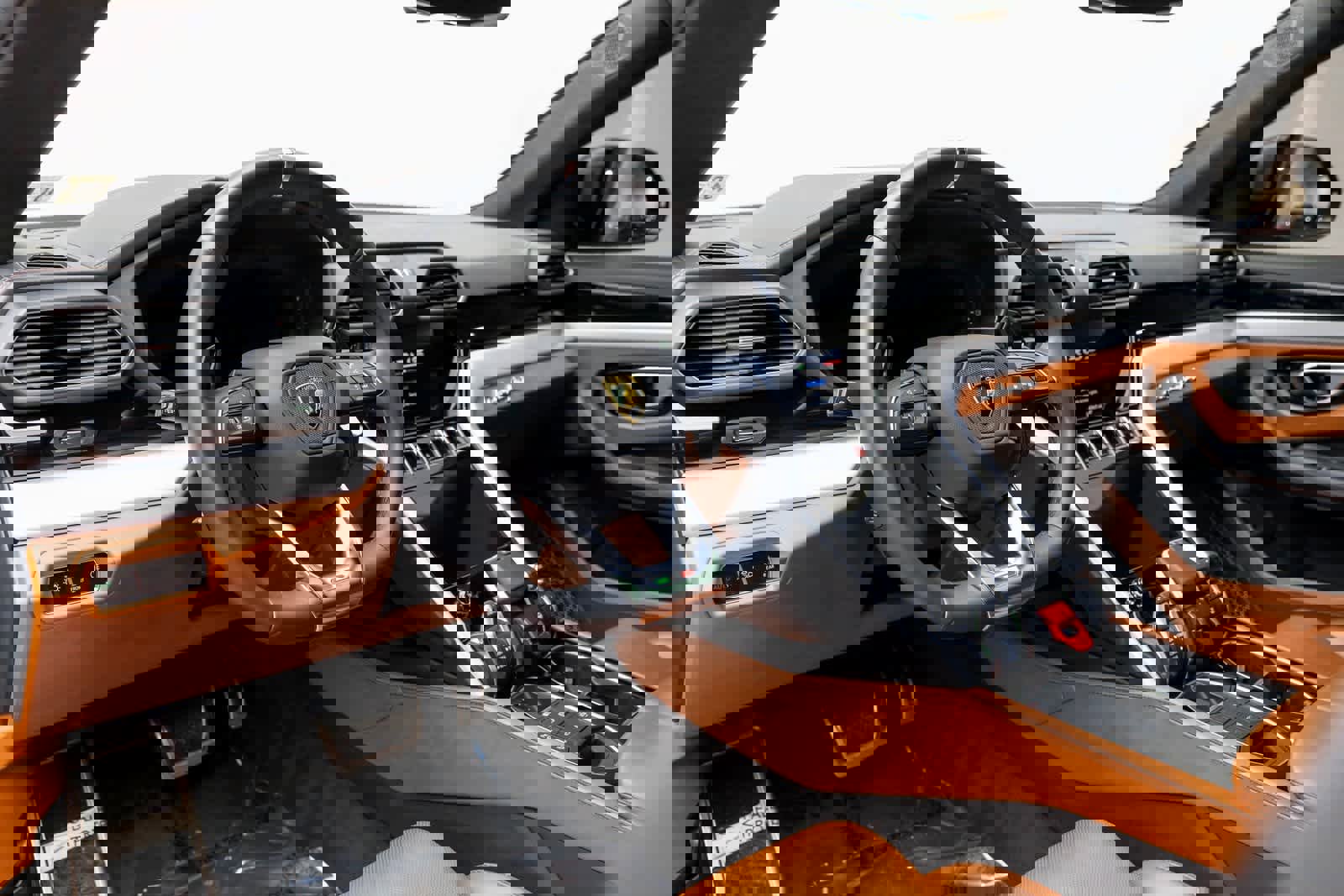 Used 2022 Lamborghini Urus image 2