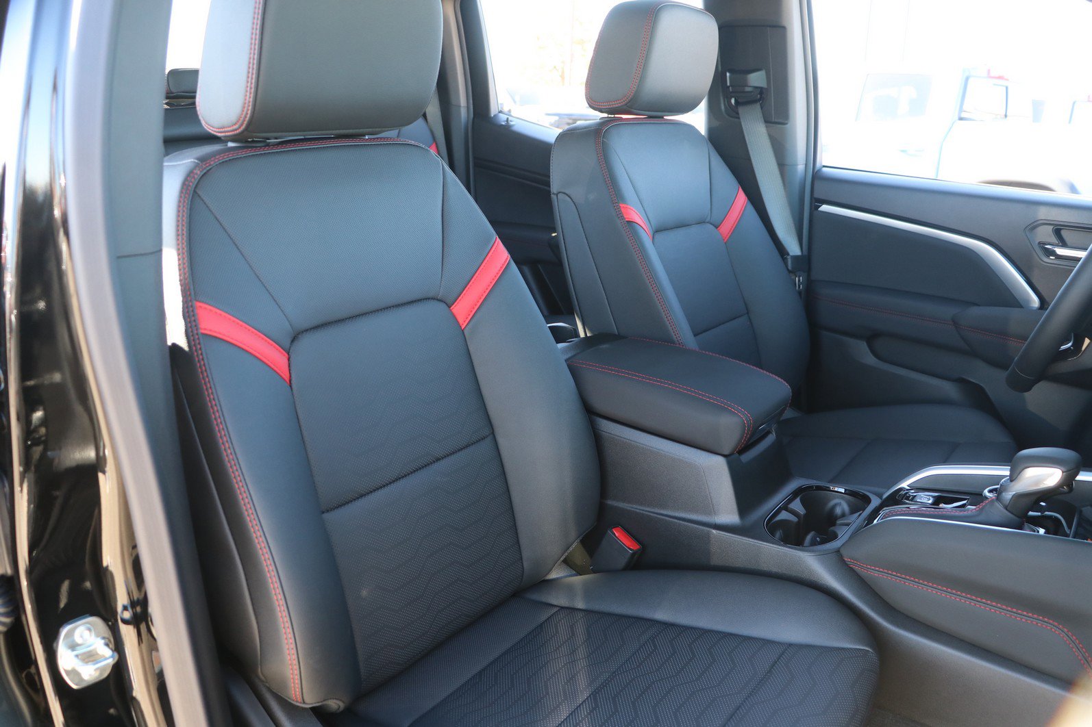 New 2026 Chevrolet Colorado Z71 w/ Z71 Convenience Package 2 image 33