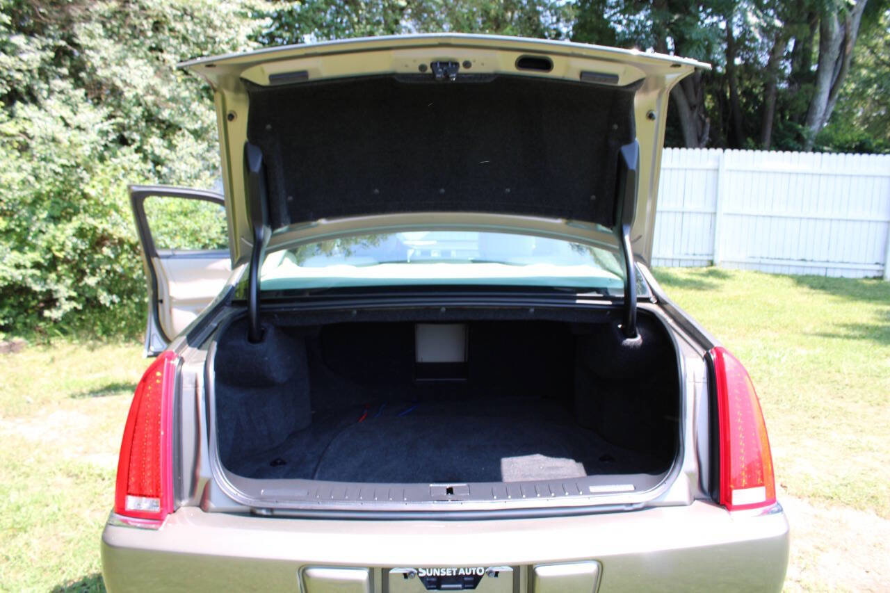 Used 2011 Cadillac DTS image 26