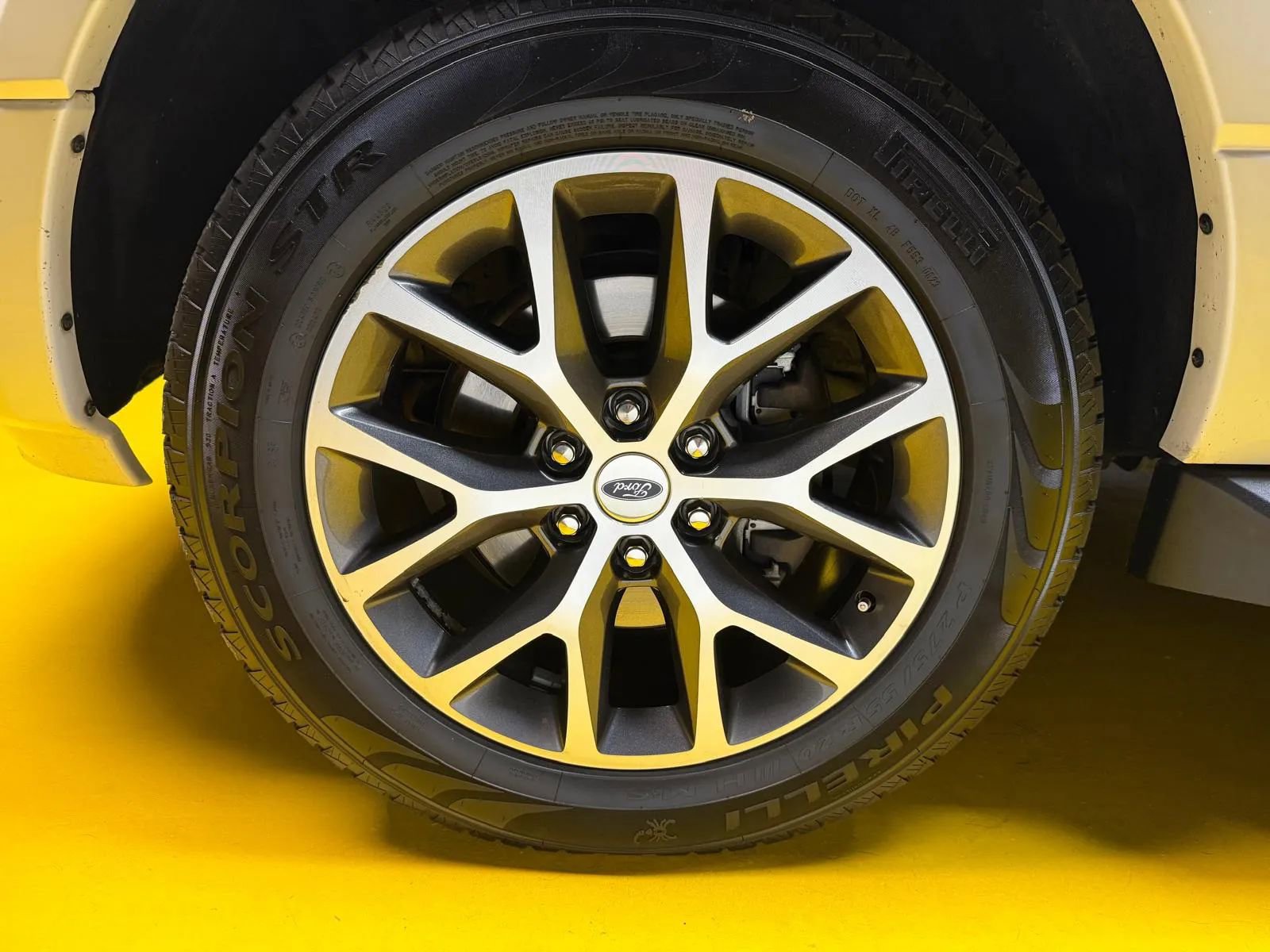 Used 2016 Ford Expedition XLT w/ Equipment Group 202A RWD image 7