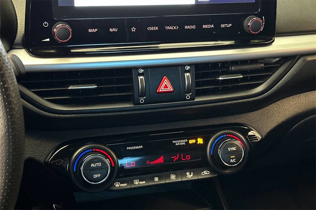 Used 2024 Kia Forte GT-Line image 20