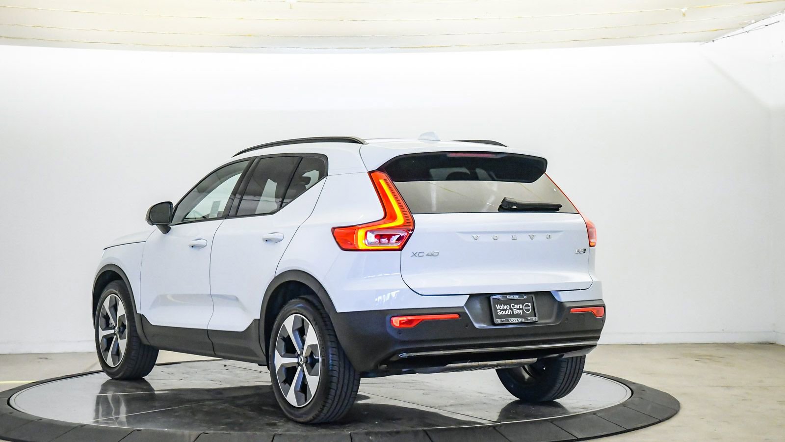 Certified 2026 Volvo XC40 B5 Plus w/ Protection Package Premier AWD/4WD image 2
