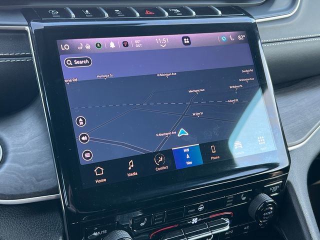 Used 2024 Jeep Grand Cherokee L Limited w/ Black Appearance Package image 25