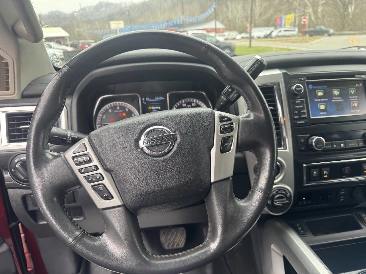 Used 2018 Nissan Titan SV w/ SV Convenience Package image 15