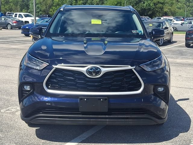 Used 2021 Toyota Highlander XLE AWD/4WD image 10