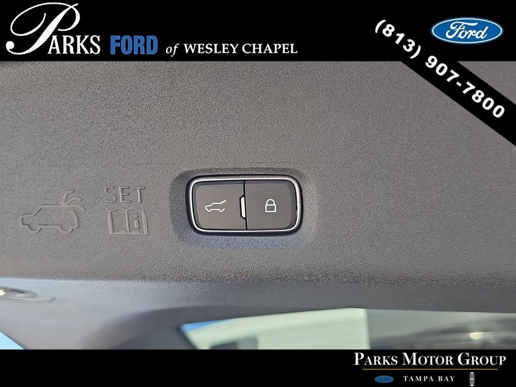 Certified 2025 Ford Expedition Platinum w/ Driver's Package image 10